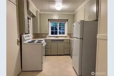 2727 NE 92nd Street #b, Seattle, WA 98115 - Photo 2