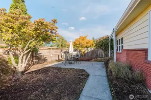 410 N Knapman Ave, Sequim, WA 98382 - Photo 6