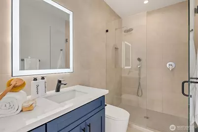 530 W Barrett Street, Seattle, WA 98119 - Photo 16