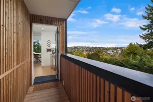 530 W Barrett St, Seattle, WA 98119 - Photo 2