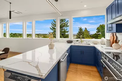 530 W Barrett Street, Seattle, WA 98119 - Photo 4