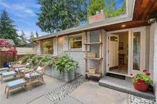 8515 27th Ave NE, Seattle, WA 98115 - Photo 2