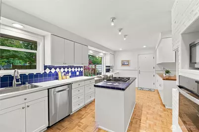 8515 27th Avenue NE, Seattle, WA 98115 - Photo 12