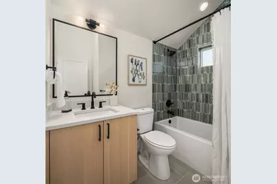 2534 30th Avenue W, Seattle, WA 98199 - Photo 18