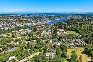 532 W Barrett St, Seattle, WA 98119 - Photo 24