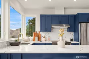 532 W Barrett St, Seattle, WA 98119 - Photo 2