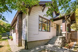 4743 5th Ave NE, Seattle, WA 98105 - Photo 2