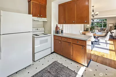 4743 5th Avenue NE, Seattle, WA 98105 - Photo 10