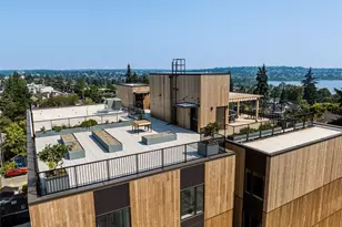 6109 Phinney Ave N, Seattle, WA 98103 - Photo 2