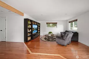 687 SW 3rd Ave, Oak Harbor, WA 98277 - Photo 4