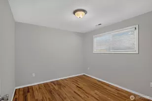10 E Beech St, Everett, WA 98203 - Photo 16