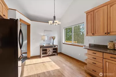 5470 NE 200th Place, Lake Forest Park, WA 98155 - Photo 14