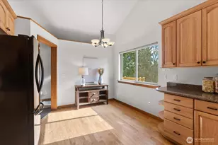5470 NE 200th Pl, Lake Forest Park, WA 98155 - Photo 14