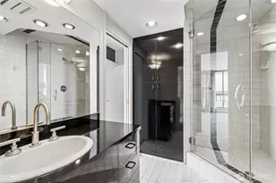 2201 3rd Ave, Seattle, WA 98121 - Photo 22
