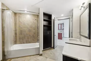 2033 2nd Ave, Seattle, WA 98121 - Photo 20