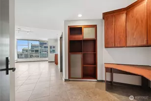 2033 2nd Ave, Seattle, WA 98121 - Photo 28