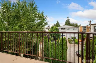 709 N 95th St, Seattle, WA 98103 - Photo 12