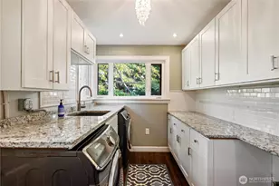 1805 NW 95th St, Seattle, WA 98117 - Photo 16