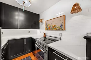 519 W Roy St, Seattle, WA 98119 - Photo 18