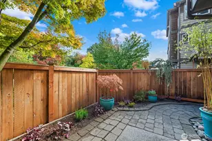 9513 Ashworth Ave N, Seattle, WA 98103 - Photo 30
