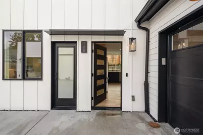 8126 17th Avenue SW #B, Seattle, WA 98106 - Photo 2