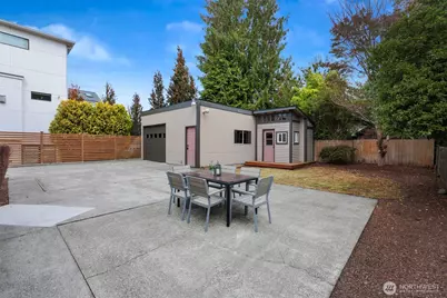 8046 11th Avenue NW, Seattle, WA 98117 - Photo 30
