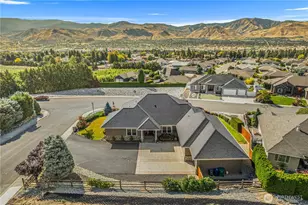 855 Briarwood Terrace, East Wenatchee, WA 98802 - Photo 2