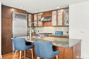 910 Lenora St, Seattle, WA 98121 - Photo 12