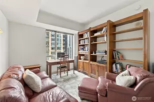 910 Lenora St, Seattle, WA 98121 - Photo 24