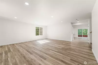 9525 S 221st Place, Kent, WA 98031 - Photo 6