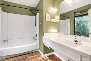 803 NE 72nd St, Seattle, WA 98115 - Photo 20