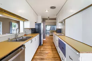 803 NE 72nd St, Seattle, WA 98115 - Photo 18
