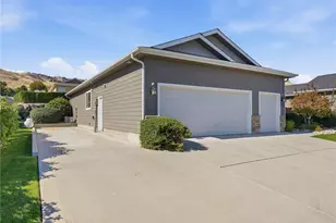 1845 Maple St, Wenatchee, WA 98801 - Photo 2