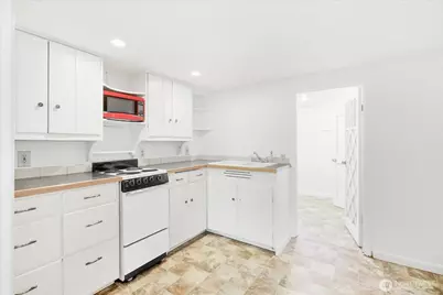 410 N College Avenue, College Place, WA 99324 - Photo 18
