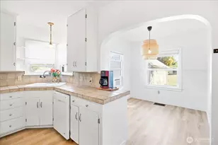 410 N College Ave, College Place, WA 99324 - Photo 10
