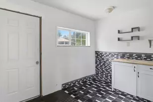 1123 Military Rd E, Tacoma, WA 98445 - Photo 28