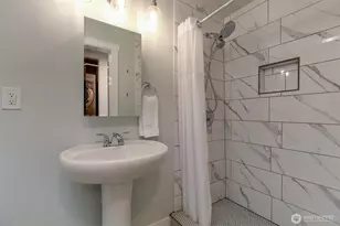 950 SE 4th Ave, Oak Harbor, WA 98277 - Photo 12