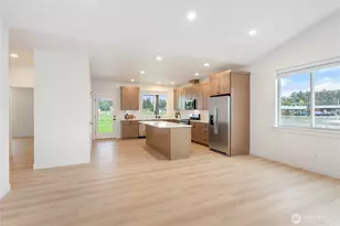 321 W 3rd St, Everson, WA 98247 - Photo 12
