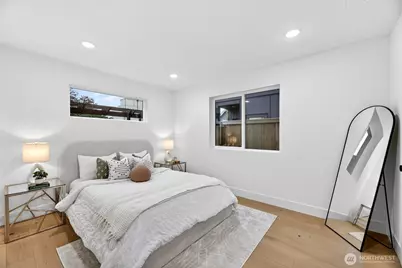 4529 Corliss Avenue N, Seattle, WA 98103 - Photo 18
