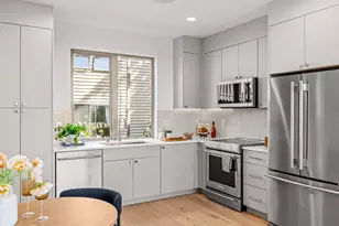 307 NW 52nd St, Seattle, WA 98107 - Photo 10