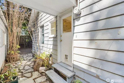 9525 7th Avenue NW, Seattle, WA 98117 - Photo 16