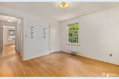 9525 7th Avenue NW, Seattle, WA 98117 - Photo 12