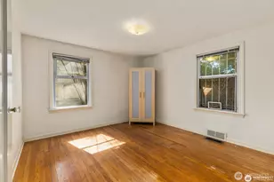9525 7th Ave NW, Seattle, WA 98117 - Photo 10
