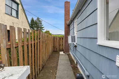 2447 N Wycoff Avenue, Bremerton, WA 98312 - Photo 30