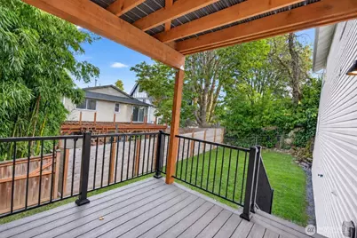10238 Renton Avenue S, Seattle, WA 98178 - Photo 24