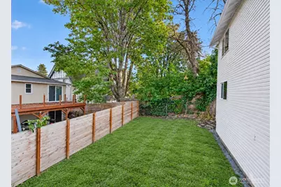 10238 Renton Avenue S, Seattle, WA 98178 - Photo 22