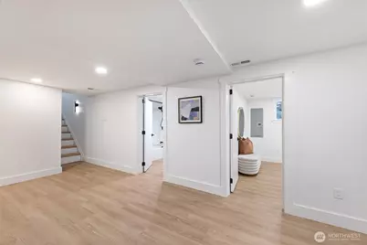 317 NE 58th Street, Seattle, WA 98105 - Photo 30