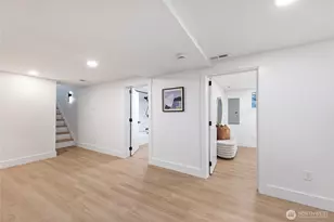 317 NE 58th St, Seattle, WA 98105 - Photo 30