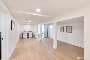 317 NE 58th St, Seattle, WA 98105 - Photo 28