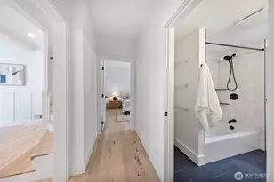 317 NE 58th St, Seattle, WA 98105 - Photo 14